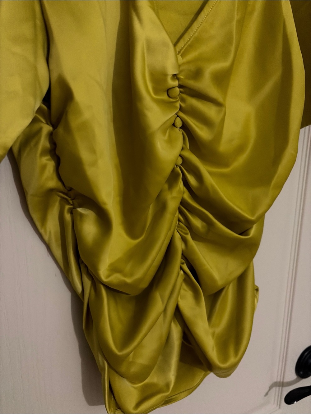Marc New York Chartreuse Green Satin V-Neck Ruched Puff Sleeve Blouse sz M - Picture 3 of 7